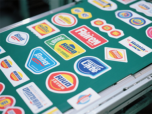 Öz-özünə yapışan lazer ölmək üçün hansı lazer nəzarətçisi istifadə edilə bilər